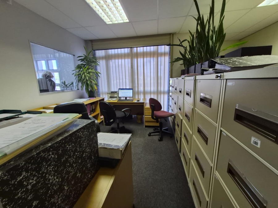 To Let Commercial Property for Rent in Pinelands Western Cape